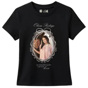 Baby tee Olivia Rodrigo - Negro y blanco